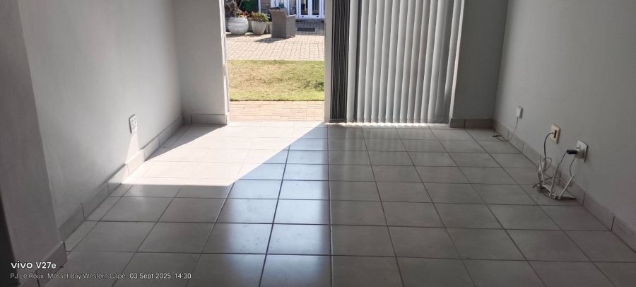 To Let 2 Bedroom Property for Rent in Hartenbos Central Western Cape
